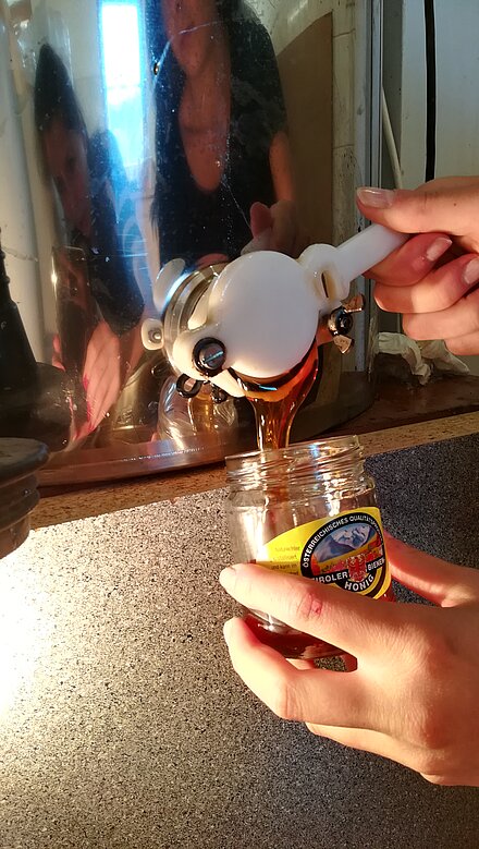 Bottling honey Bottling honey